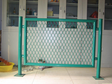 鋼板網(wǎng)護(hù)欄 鋼板網(wǎng)護(hù)欄