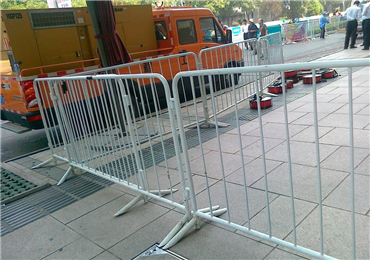 移動(dòng)護(hù)欄08 移動(dòng)護(hù)欄08