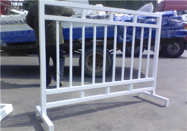 移動(dòng)護(hù)欄03 移動(dòng)護(hù)欄03